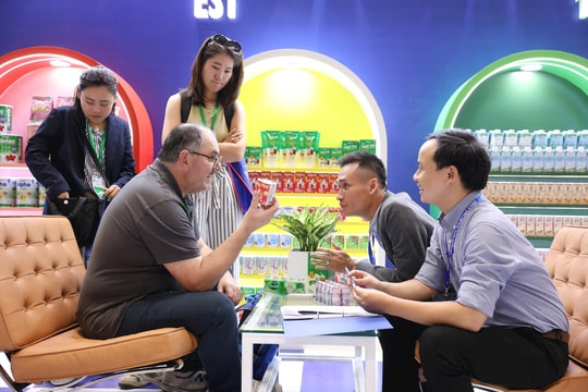Vinamilk: Doanh nghiệp FMCG 12 năm liền có mặt trong top 50 của Forbes Việt Nam Vinamilk: Doanh nghiệp FMCG 12 năm liền có mặt trong top 50 của Forbes Việt Nam