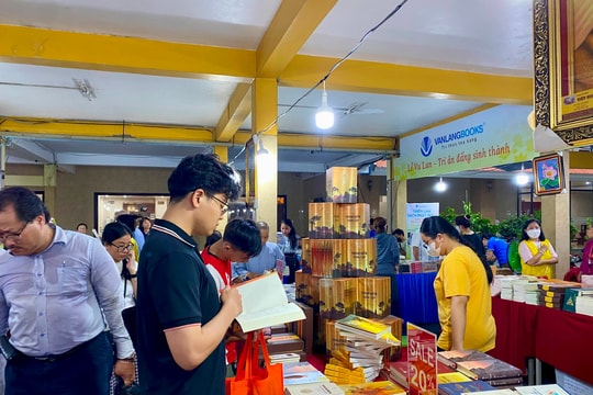 Giới thiệu hơn 1.500 tựa sách tại Triển lãm sách Phật giáo mừng đại lễ Vu lan