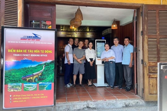 Ngành đường sắt đồng loạt triển khai cổng thanh toán quốc tế và cây bán vé tự động