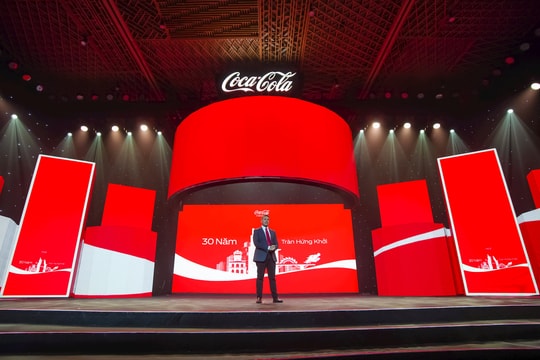 Coca-Cola kỷ niệm 30 năm tại Việt Nam và khởi động Chương trình "Chai nhựa tái sinh, hành trình tiếp nối" Coca-Cola kỷ niệm 30 năm tại Việt Nam và khởi động Chương trình "Chai nhựa tái sinh, hành trình tiếp nối"