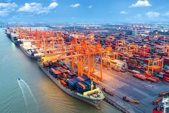 TP.HCM dự kiến thu 2.100 tỷ đồng phí hạ tầng cảng biển năm 2024 TP.HCM dự kiến thu 2.100 tỷ đồng phí hạ tầng cảng biển năm 2024