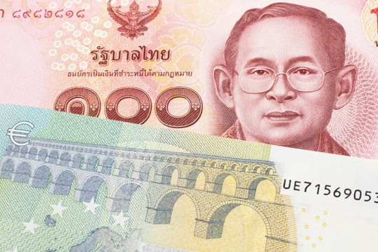 Đồng baht Thái Lan tăng giá trước thông tin FED sắp giảm lãi suất Đồng baht Thái Lan tăng giá trước thông tin FED sắp giảm lãi suất