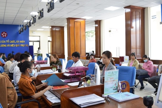 Hoàn thiện chính sách nâng bậc lương với cán bộ, công chức, viên chức Hoàn thiện chính sách nâng bậc lương với cán bộ, công chức, viên chức