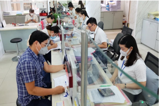 TP.HCM đẩy mạnh đơn giản hóa thủ tục, nâng cao hiệu quả phục vụ người dân TP.HCM đẩy mạnh đơn giản hóa thủ tục, nâng cao hiệu quả phục vụ người dân