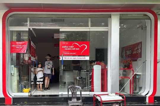 200 điểm sạc pin của Viettel được thiết lập phục vụ khách hàng bị ảnh hưởng bão Yagi. 200 điểm sạc pin của Viettel được thiết lập phục vụ khách hàng bị ảnh hưởng bão Yagi.