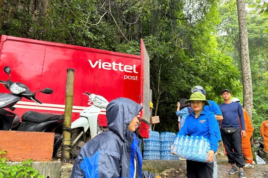 Viettel Post tích cực triển khai công tác cứu trợ vùng lũ Viettel Post tích cực triển khai công tác cứu trợ vùng lũ