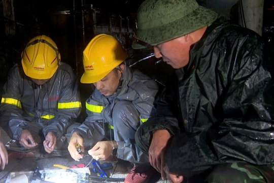 Viettel hỗ trợ người dân và khách hàng bị ảnh hưởng bởi cơn bão Yagi tổng giá trị khoảng 100 tỷ đồng.