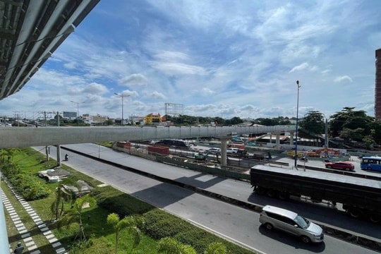 TP.HCM hoàn thành lắp dầm cầu bộ hành cuối cùng tại metro số 1 TP.HCM hoàn thành lắp dầm cầu bộ hành cuối cùng tại metro số 1