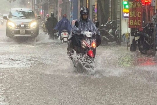 TP.HCM chủ động ứng phó áp thấp nhiệt đới, triều cường kết hợp mưa lớn TP.HCM chủ động ứng phó áp thấp nhiệt đới, triều cường kết hợp mưa lớn