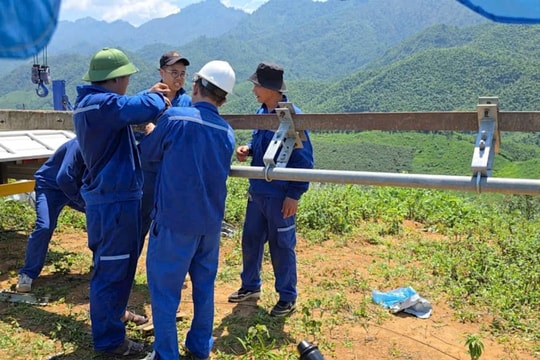 VNPT lắp đặt trạm phát sóng di động tại địa điểm mới cho bà con tại Làng Nủ VNPT lắp đặt trạm phát sóng di động tại địa điểm mới cho bà con tại Làng Nủ