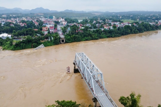 Phê duyệt hơn 9 tỷ đồng để trục vớt cầu Phong Châu Phê duyệt hơn 9 tỷ đồng để trục vớt cầu Phong Châu