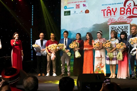 Đêm nhạc "Hướng về Tây Bắc yêu thương" quyên góp được gần 222 triệu đồng Đêm nhạc "Hướng về Tây Bắc yêu thương" quyên góp được gần 222 triệu đồng