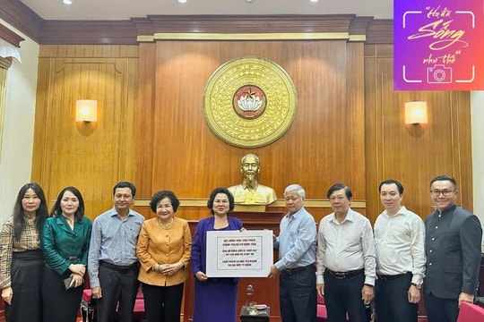 Triển lãm ảnh “Họ đã sống như thế”: Nhân rộng yêu thương, lan tỏa nghĩa tình Triển lãm ảnh “Họ đã sống như thế”: Nhân rộng yêu thương, lan tỏa nghĩa tình