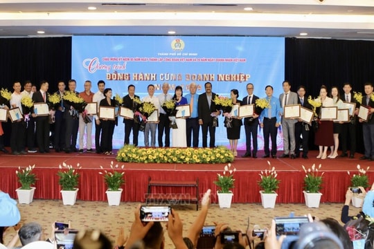 TP.HCM tuyên dương 23 doanh nghiệp chăm lo tốt cho người lao động TP.HCM tuyên dương 23 doanh nghiệp chăm lo tốt cho người lao động