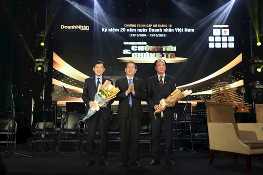 Xúc động đêm gala kỷ niệm 20 năm Ngày Doanh nhân Việt Nam Xúc động đêm gala kỷ niệm 20 năm Ngày Doanh nhân Việt Nam