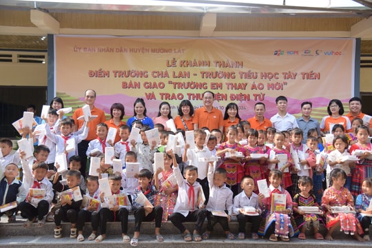 Tập đoàn FPT và Quỹ Hy vọng chung tay "Chắp cánh ước mơ" cho trẻ em Thanh Hóa Tập đoàn FPT và Quỹ Hy vọng chung tay "Chắp cánh ước mơ" cho trẻ em Thanh Hóa