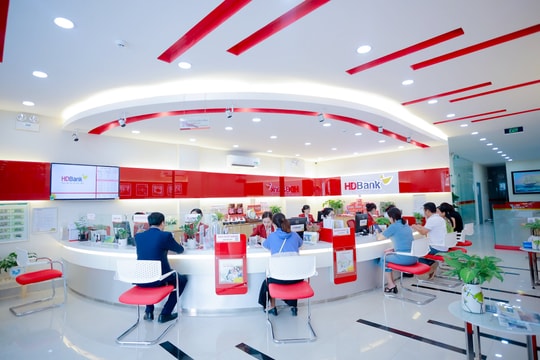 HDBank triển khai nhiều hoạt động đồng hành cùng khách hàng bị ảnh hưởng sau bão lũ