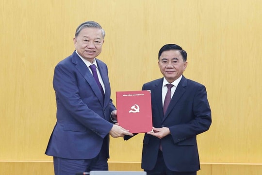 Ông Trần Cẩm Tú làm Thường trực Ban Bí thư Ông Trần Cẩm Tú làm Thường trực Ban Bí thư