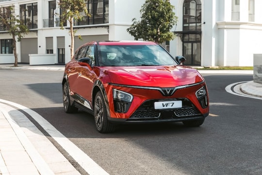 “Mua không khó, nuôi cực nhàn”: Lý do xe điện VinFast bán chạy nhất thị trường “Mua không khó, nuôi cực nhàn”: Lý do xe điện VinFast bán chạy nhất thị trường