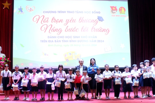 Tân Hiệp Phát trao tặng 200 suất học bổng giúp học sinh vượt khó tại Bình Dương