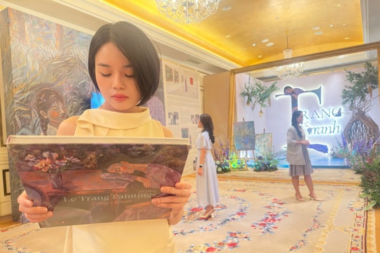 Cuốn sách mỹ thuật "Le Trang Paintings": Ngôn ngữ hóa dòng chảy cảm xúc của tranh Cuốn sách mỹ thuật "Le Trang Paintings": Ngôn ngữ hóa dòng chảy cảm xúc của tranh
