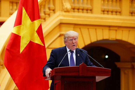 Donald Trump đắc cử Tổng thống Mỹ: Việt Nam trước lợi thế cạnh tranh và rủi ro bảo hộ Donald Trump đắc cử Tổng thống Mỹ: Việt Nam trước lợi thế cạnh tranh và rủi ro bảo hộ