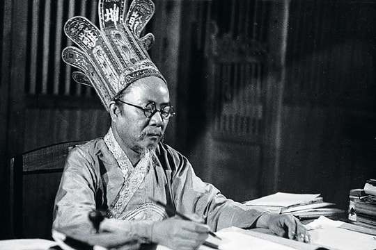 Lê Văn Trung: Từ nghị viên đến doanh nhân Kỳ 2: Người sáng lập đạo Cao Đài Lê Văn Trung: Từ nghị viên đến doanh nhân Kỳ 2: Người sáng lập đạo Cao Đài