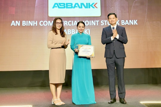 ABBANK được vinh danh “Doanh nghiệp vì cộng đồng” ABBANK được vinh danh “Doanh nghiệp vì cộng đồng”