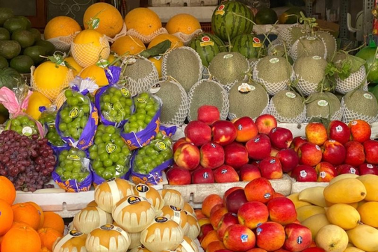 Hà Nội tăng cường quản lý các cửa hàng kinh doanh trái cây