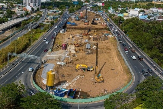 Bộ Giao thông Vận tải yêu cầu rà soát các dự án giao thông dừng thi công, chậm tiến độ Bộ Giao thông Vận tải yêu cầu rà soát các dự án giao thông dừng thi công, chậm tiến độ