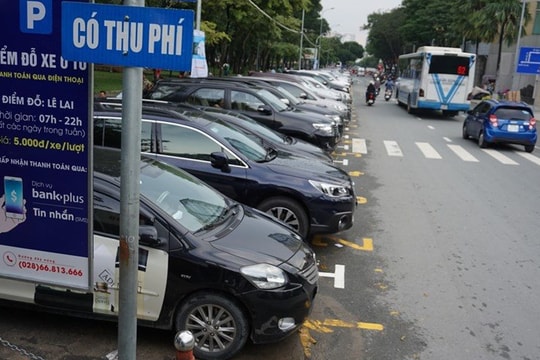 TP.HCM thí điểm thu phí đỗ ô tô dưới lòng đường bằng công nghệ mới