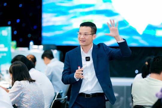 Doanh nhân Trần Tiến Công - Tổng giám đốc Vietnam Coaching Institute: Hãy sống một cuộc đời rực rỡ, đừng bao giờ thỏa hiệp Doanh nhân Trần Tiến Công - Tổng giám đốc Vietnam Coaching Institute: Hãy sống một cuộc đời rực rỡ, đừng bao giờ thỏa hiệp