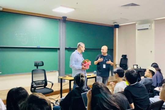 Ươm mầm tài năng tin sinh học tại Việt Nam