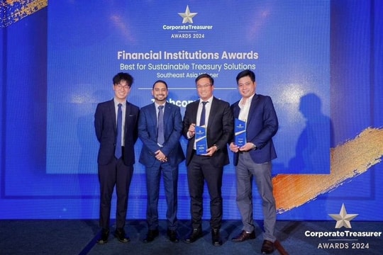 Techcombank lập "hat-trick" giải thưởng quốc tế với giải pháp quản trị nguồn vốn C-Cash Techcombank lập "hat-trick" giải thưởng quốc tế với giải pháp quản trị nguồn vốn C-Cash