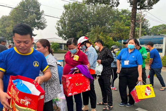 TP.HCM dự chi hơn 970 tỷ đồng chăm lo Tết