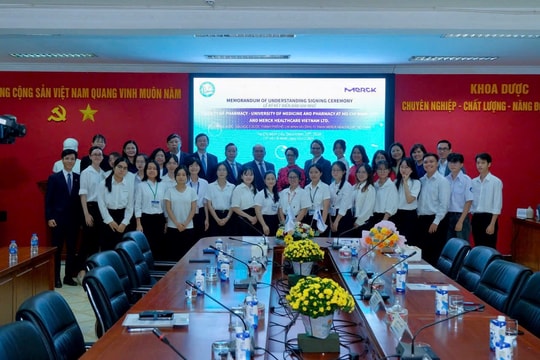 Phát triển nguồn nhân lực chất lượng cao cho ngành dược Việt Nam