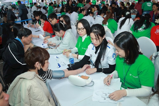 Manulife tổ chức hơn 3.000 suất khám sức khỏe miễn phí tại Hà Nội Manulife tổ chức hơn 3.000 suất khám sức khỏe miễn phí tại Hà Nội
