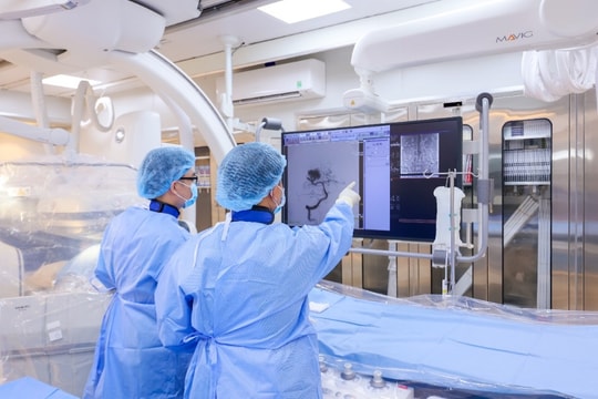 Phân biệt đột quỵ và nhồi máu cơ tim, cách xử lý đúng Phân biệt đột quỵ và nhồi máu cơ tim, cách xử lý đúng