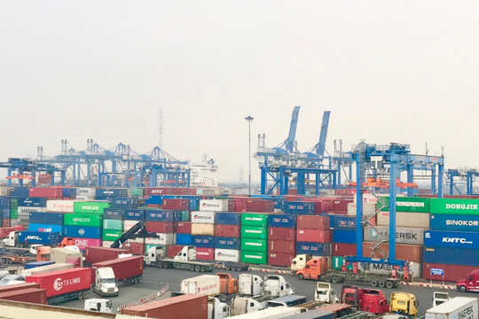Doanh thu xuất nhập khẩu vượt dự toán 2,6%. Doanh thu xuất nhập khẩu vượt dự toán 2,6%.