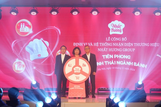 Nhất Hương Group công bố định vị và hệ thống nhận diện thương hiệu mới Nhất Hương Group công bố định vị và hệ thống nhận diện thương hiệu mới