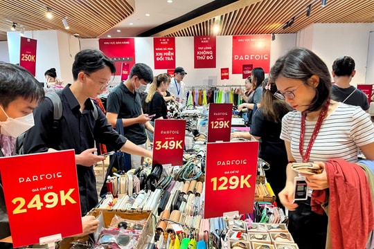 Săn hàng hiệu giảm 80%: City Sale 2024 bùng nổ tại TP.HCM Săn hàng hiệu giảm 80%: City Sale 2024 bùng nổ tại TP.HCM