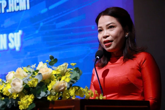 Lo sợ bị AI... cướp việc Lo sợ bị AI... cướp việc