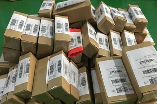 Chờ thẩm định việc miễn VAT với hàng nhập khẩu dưới 1 triệu đồng