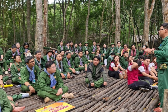 Hành trình “Một ngày làm chiến sĩ” nhân kỷ niệm 80 năm Ngày Thành lập Quân đội nhân dân Việt Nam Hành trình “Một ngày làm chiến sĩ” nhân kỷ niệm 80 năm Ngày Thành lập Quân đội nhân dân Việt Nam