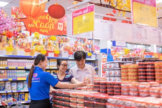 Rộn ràng Tết 2025: Nhà Co.op phủ kín quầy kệ với 3.500 mặt hàng Rộn ràng Tết 2025: Nhà Co.op phủ kín quầy kệ với 3.500 mặt hàng