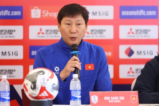 HLV Kim Sang Sik: “Đội tuyển Việt Nam hướng đến kết quả cao nhất”