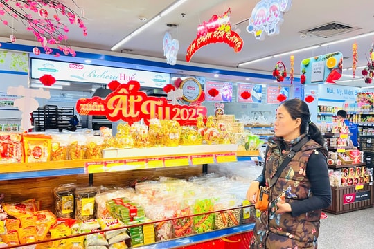 TP.HCM siết chặt kiểm soát hàng hóa phục vụ Tết Nguyên đán Ất Tỵ 2025 TP.HCM siết chặt kiểm soát hàng hóa phục vụ Tết Nguyên đán Ất Tỵ 2025
