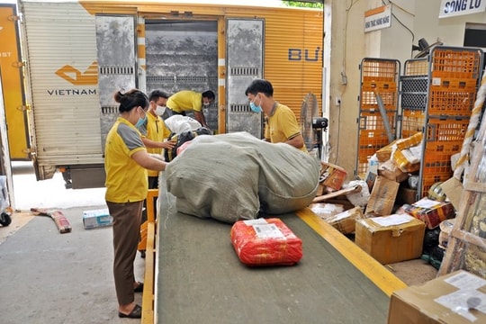 Sẽ ngừng miễn thuế hàng nhập khẩu chuyển phát nhanh dưới 1 triệu đồng Sẽ ngừng miễn thuế hàng nhập khẩu chuyển phát nhanh dưới 1 triệu đồng
