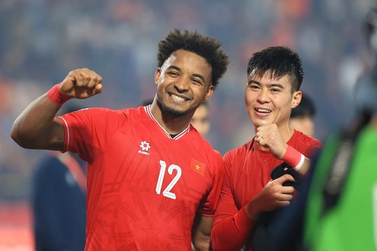 AFF Cup 2024: Nguyễn Xuân Son giành cú đúp danh hiệu cá nhân AFF Cup 2024: Nguyễn Xuân Son giành cú đúp danh hiệu cá nhân