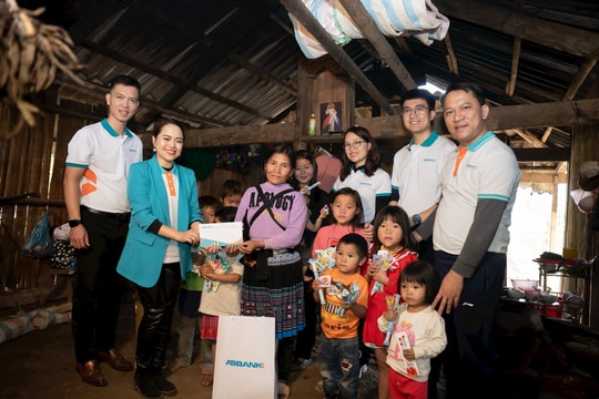 ABBank phát động gây quỹ 100.000 cây xanh cho người dân Yên Bái ABBank phát động gây quỹ 100.000 cây xanh cho người dân Yên Bái